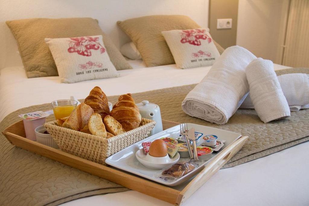 Hotel Le Vert Bois Долю-д'Олерон Номер фото